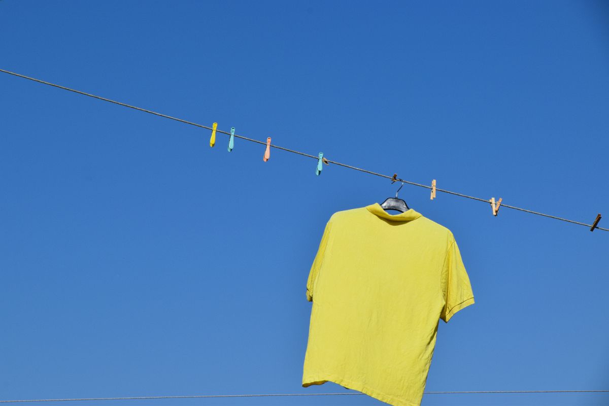 6 Tips and Tricks for Washing Your Colored Shirts